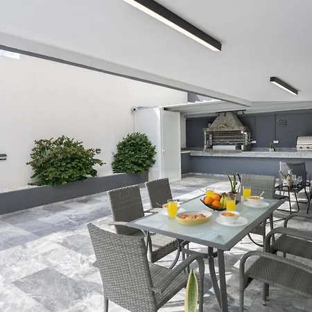 The Grand Stallion Apartment *